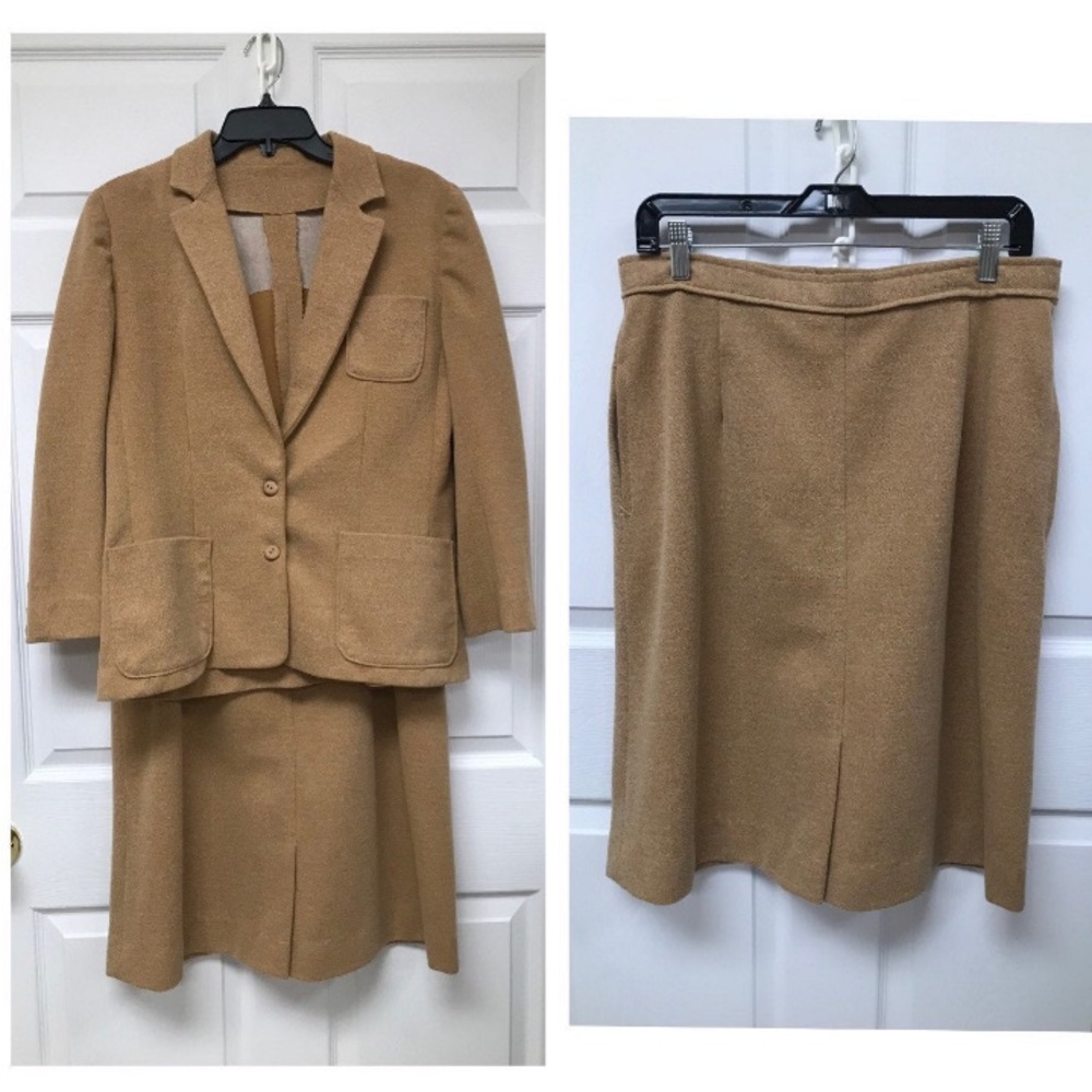Vintage 70s Beige/Tan Women’s Wool Skirt Suit Set-M/L
